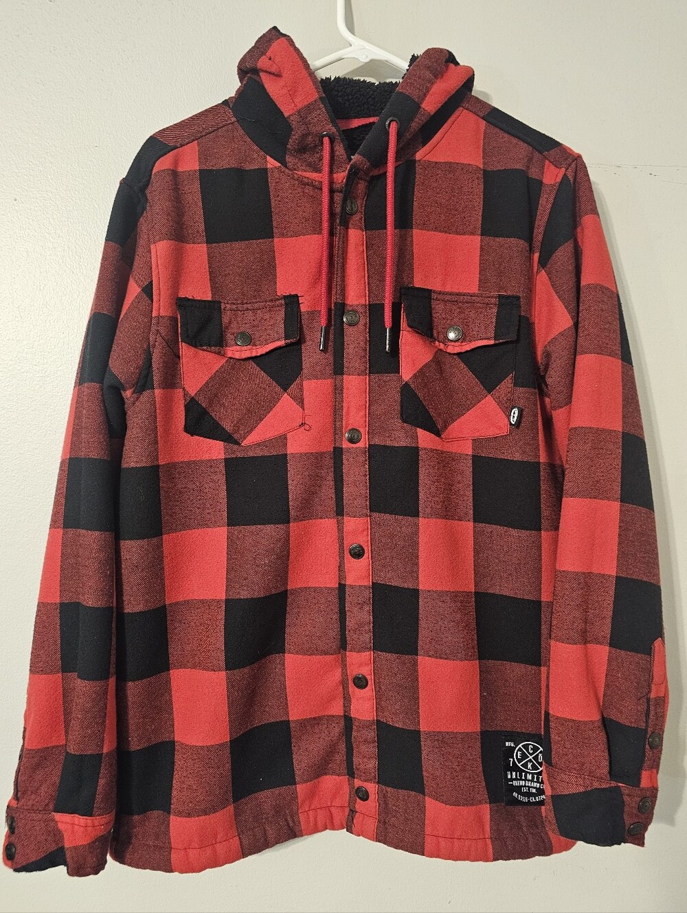Ecko Unltd Men's Medium Red & Black Plaid Flannel Sherpa Lining Hooded Jacket